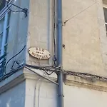 Apartment La Halte Des Arenes De De Charme Terracotta Nîmes