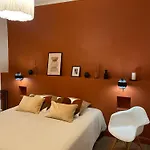 La Halte Des Arenes De De Charme Terracotta アパート ニーム