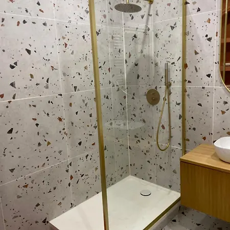 Apartamento La Halte Des Arenes De De Charme Terracotta Nimes