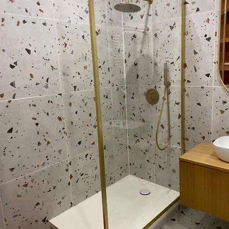 La Halte Des Arenes De De Charme Terracotta Nimes