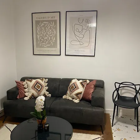 La Halte Des Arenes De De Charme Terracotta Apartamento *