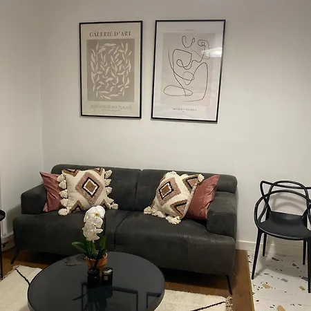 La Halte Des Arenes De De Charme Terracotta Apartamento *