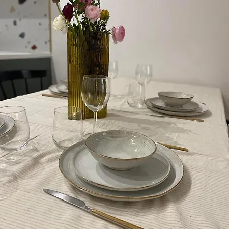 Apartamento La Halte Des Arenes De De Charme Terracotta